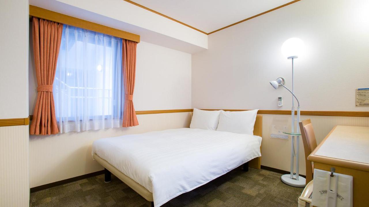Toyoko Inn Kobe Sannomiya-Eki Higashi Exterior foto