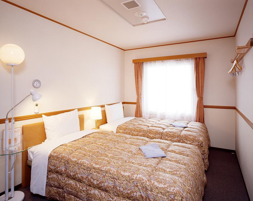 Toyoko Inn Kobe Sannomiya-Eki Higashi Exterior foto