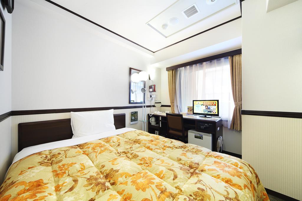 Toyoko Inn Kobe Sannomiya-Eki Higashi Exterior foto